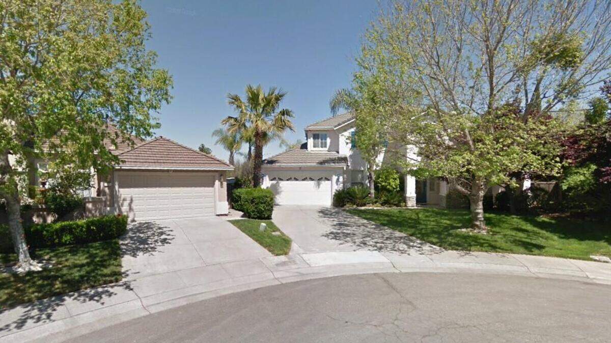 A home that sold on Silvershore Court.
