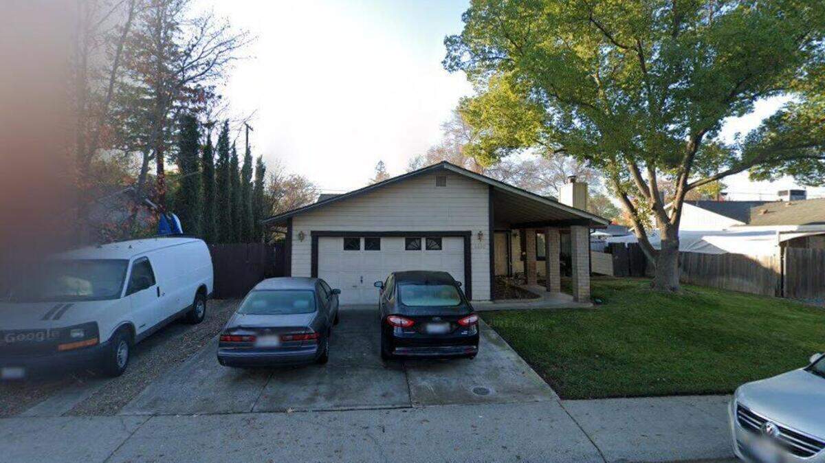 House on Oak Lakes Lane