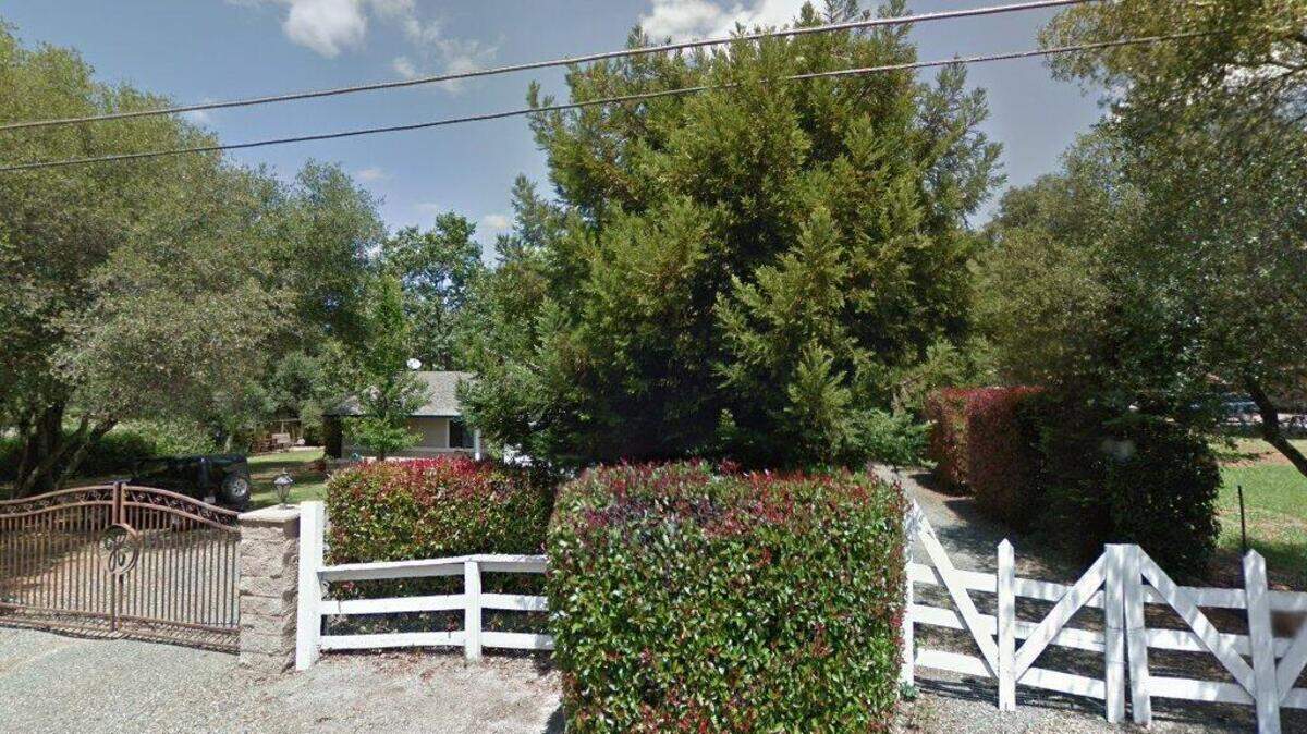 House on 3900 block of Lakeview Drive