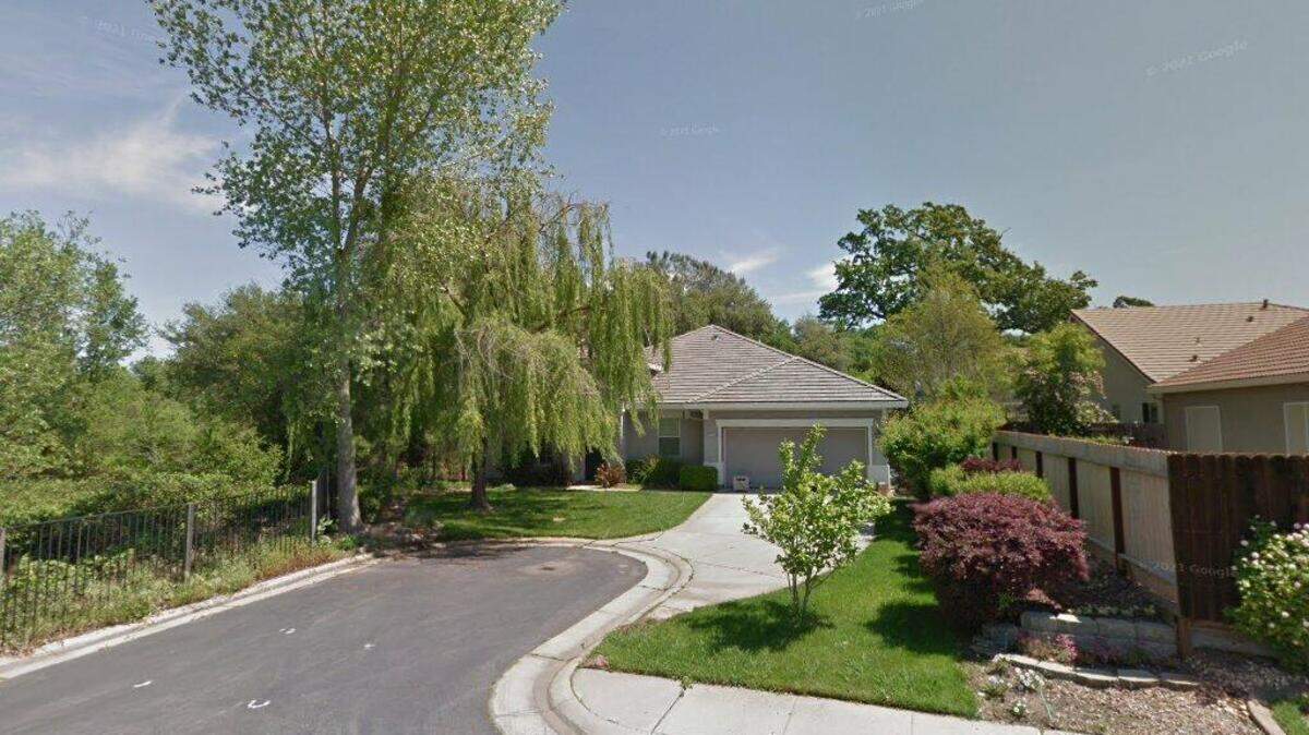 House on 5700 block of Glen Ellyn Court