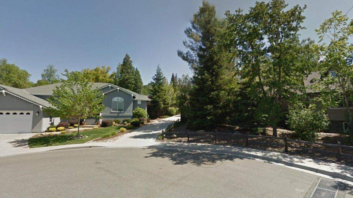 House on 12800 block of Lakeshore