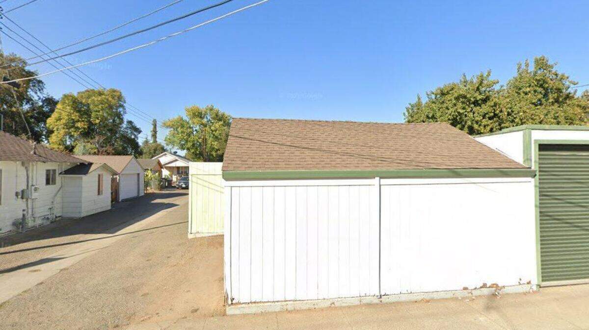 House on 8900 block of Sierra Street
