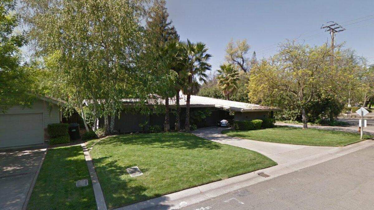House on 800 block of Columbia Drive
