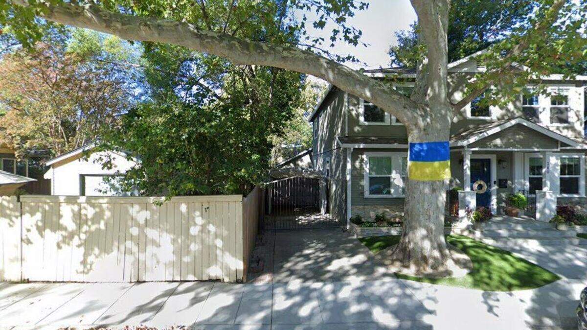 House on 300 block of 40th Street