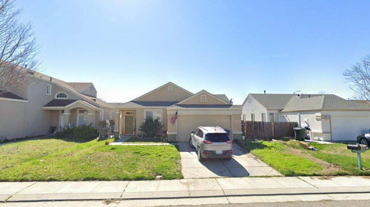 House on 600 block of Simmer Way