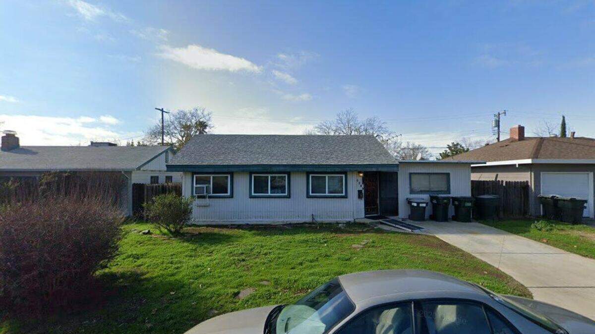House on 3400 block of Leatha Way