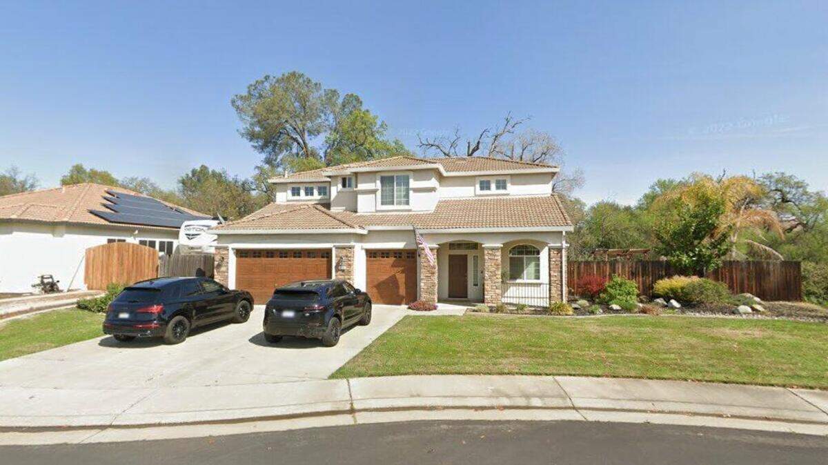 House on 2900 block of Old Oak Tree Way