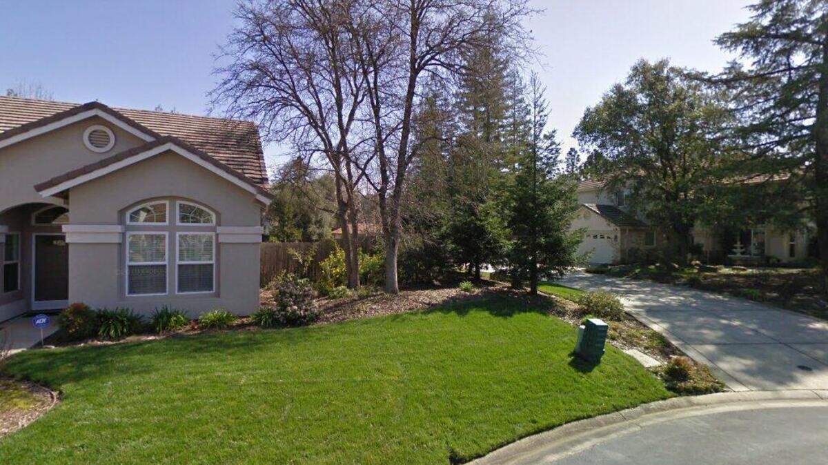 House on 2600 block of Hillside Way
