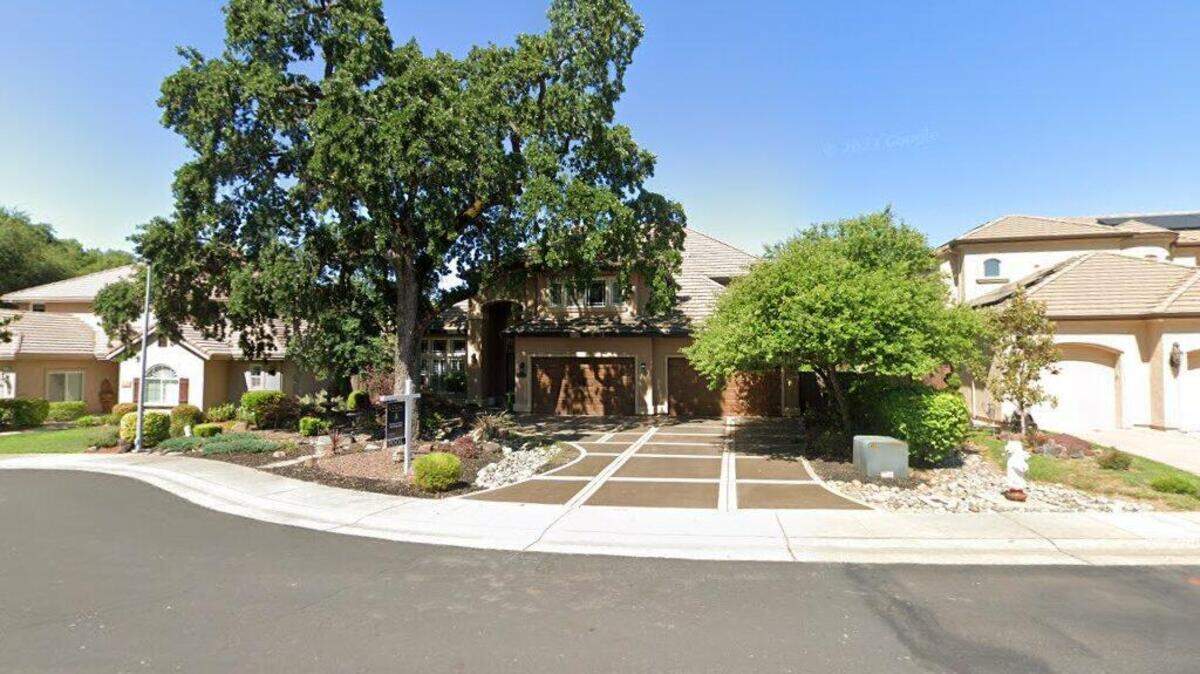 House on 100 block of Obsidian Cliff Court