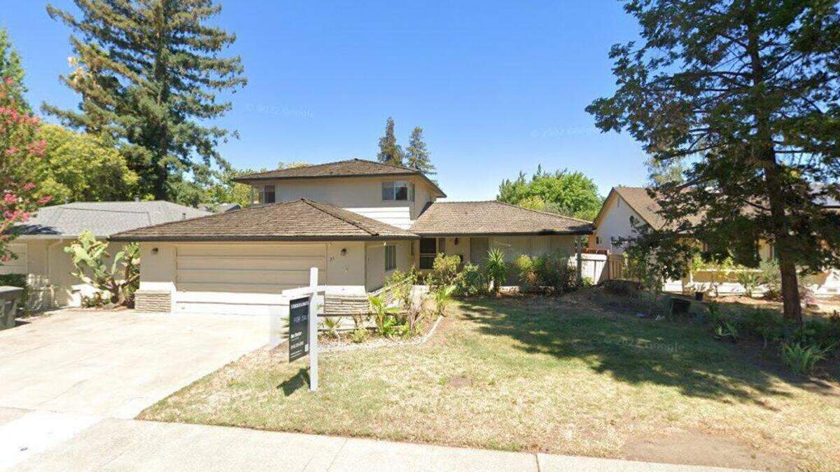 House on first block of Starlit Circle