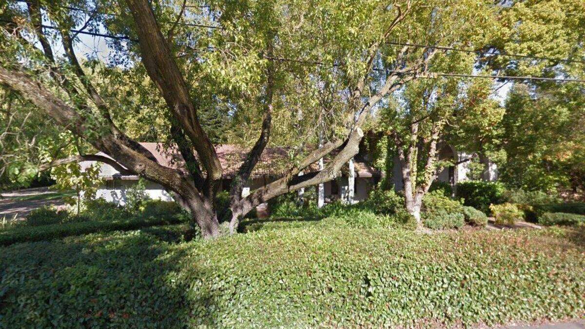 House on 5500 block of Arden Way