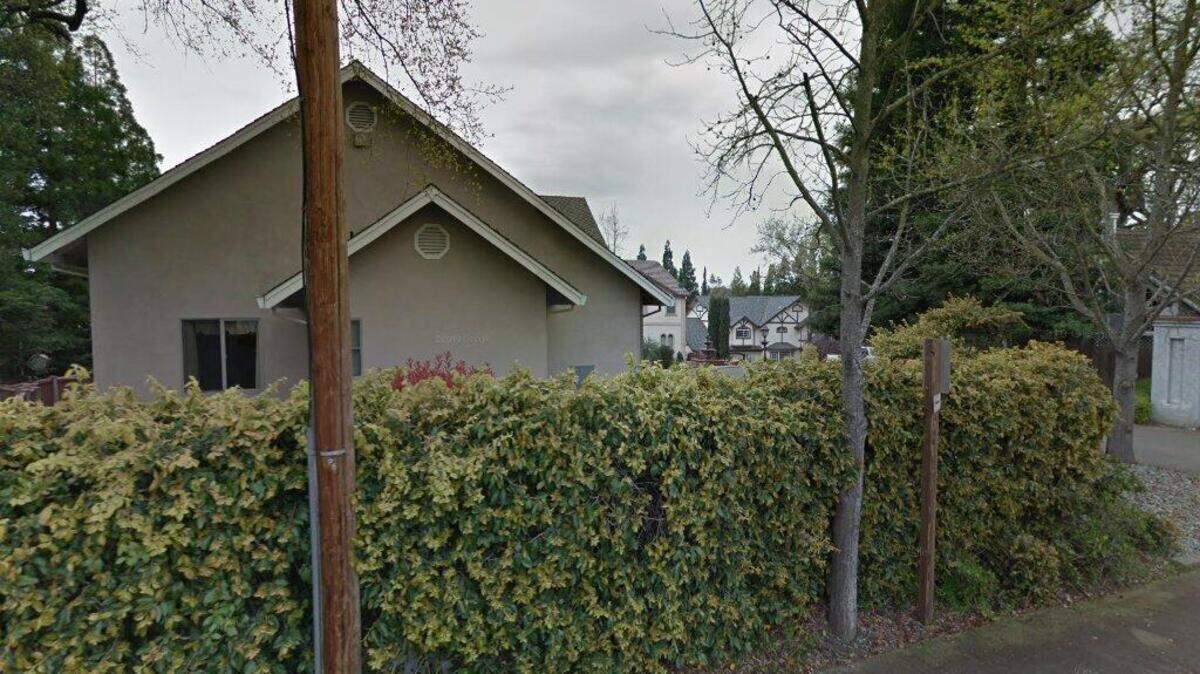House on Vintage Oaks Lane