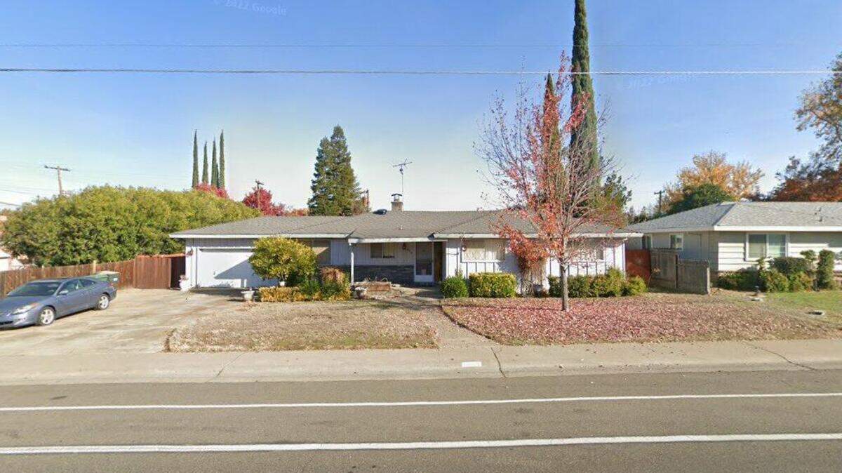 House on 2000 block of Mission Avenue