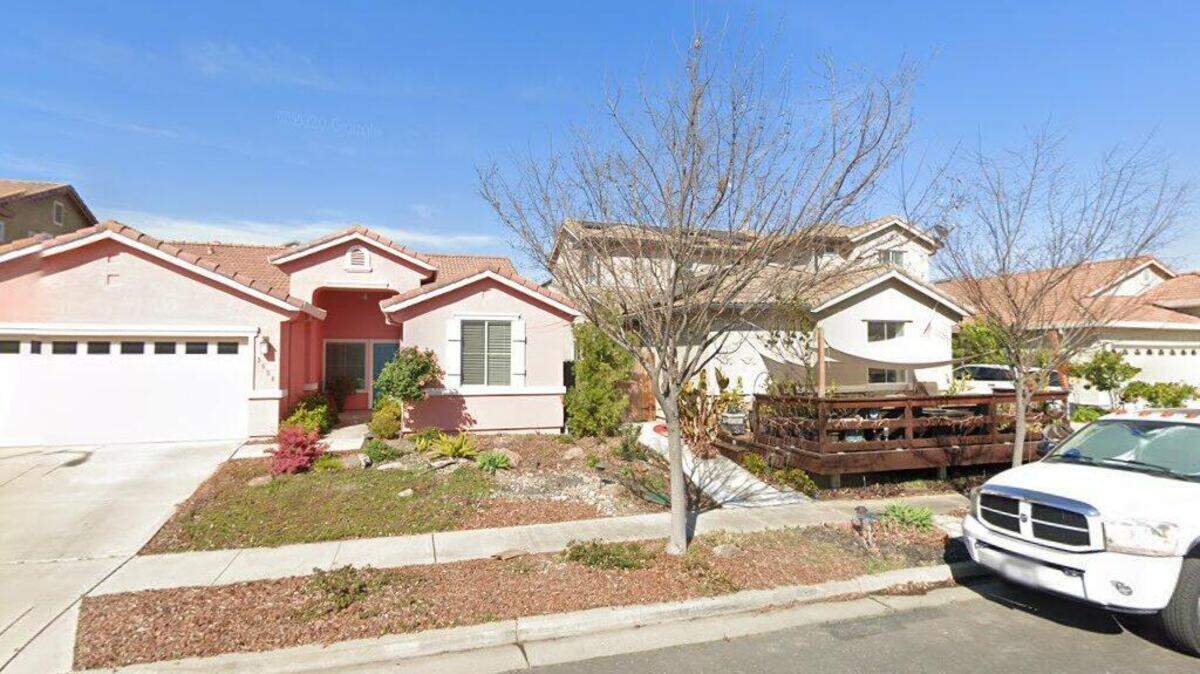 House on 3300 block of Hummingbird Court