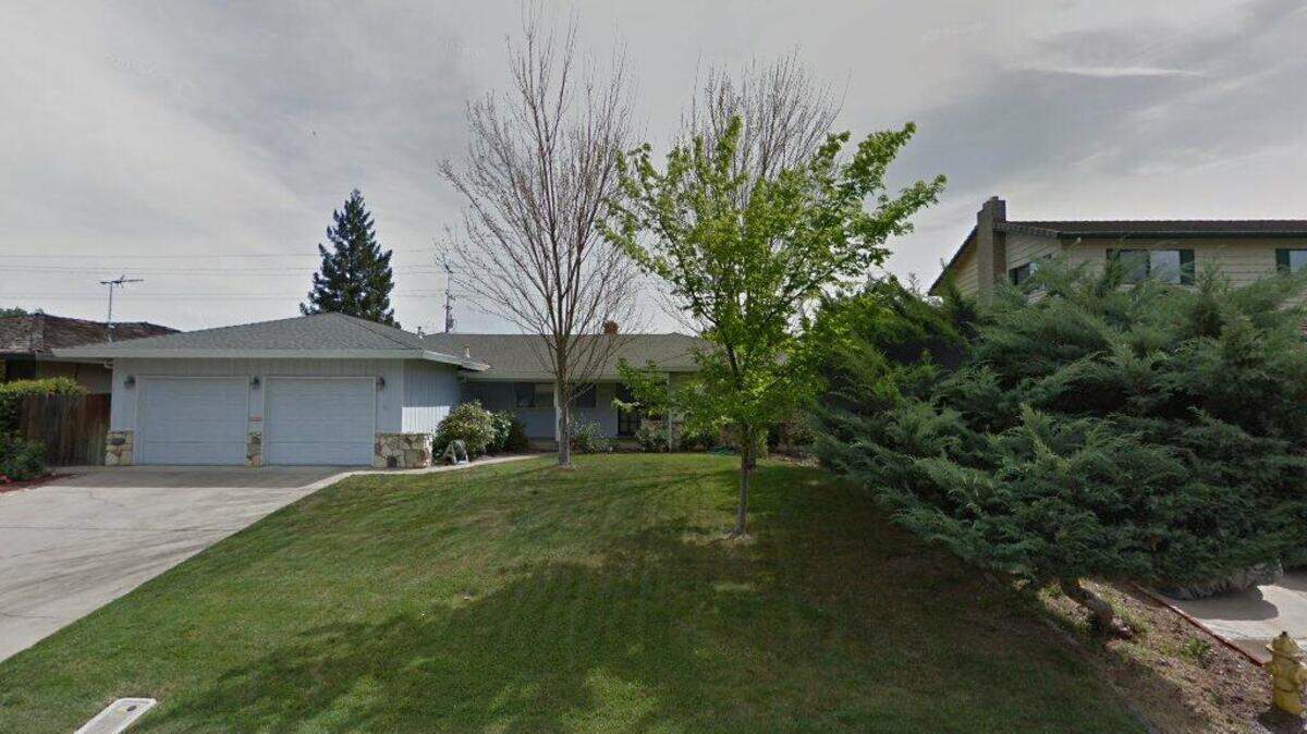 House on 4700 block of Hixon Circle