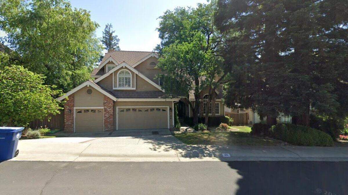 House on 100 block of Tomlinson Drive