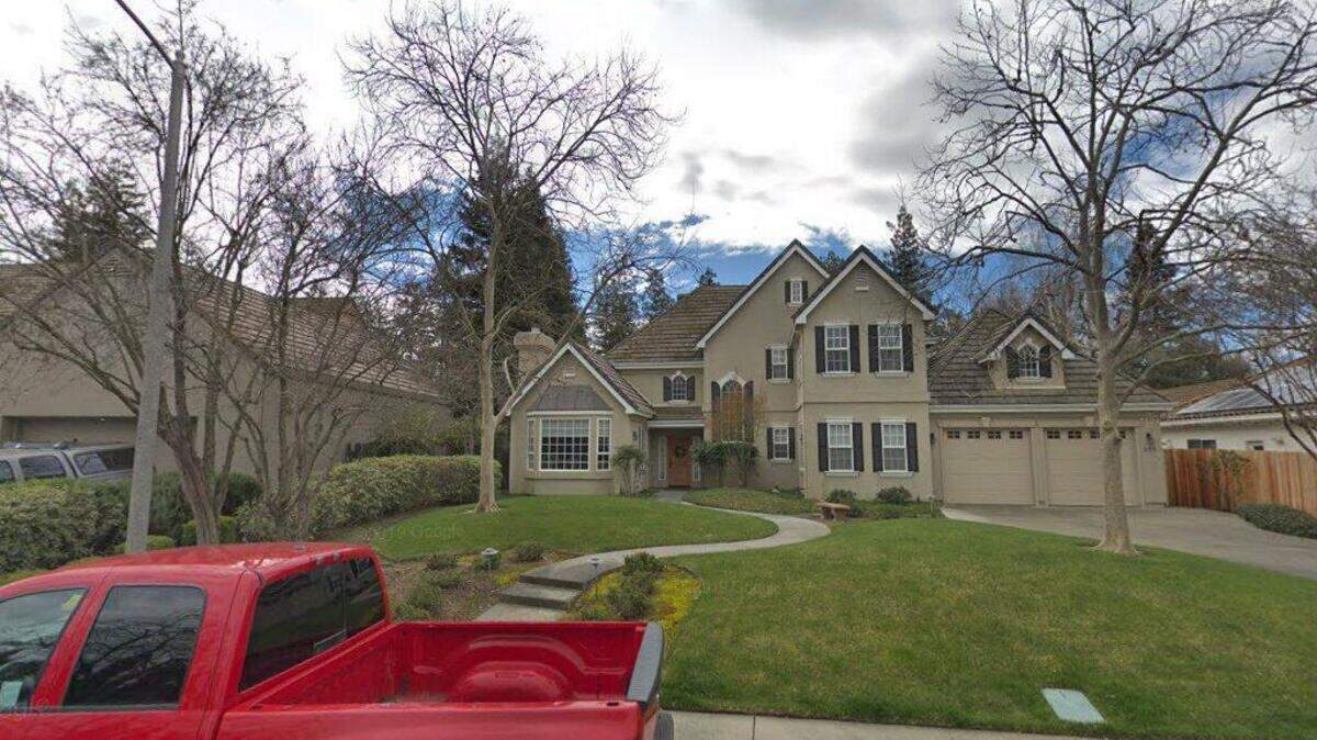 House on 900 block of Fairview Drive