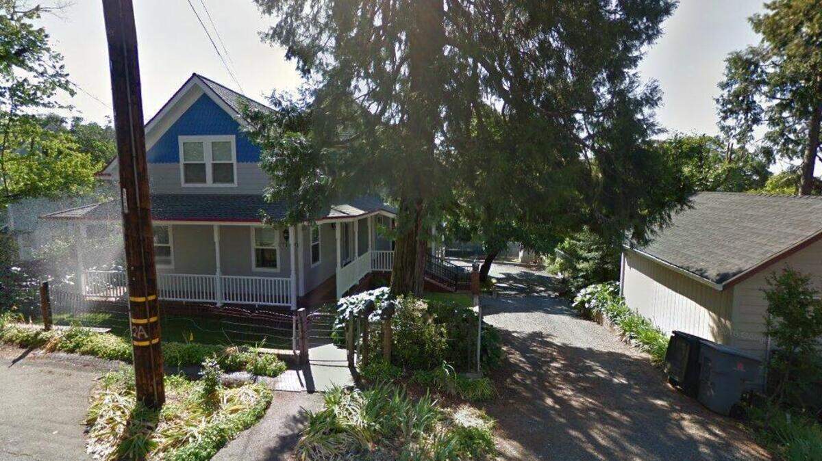 House on 6900 block of Chili Hill Road
