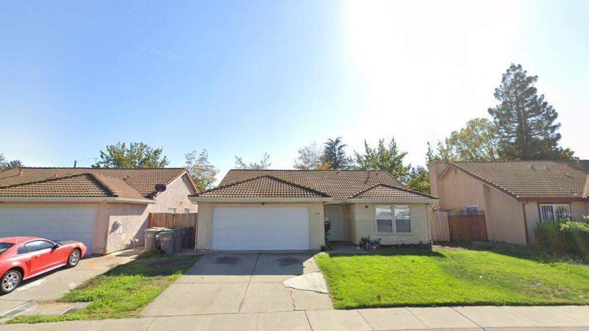 House on 1300 block of Windemere Court