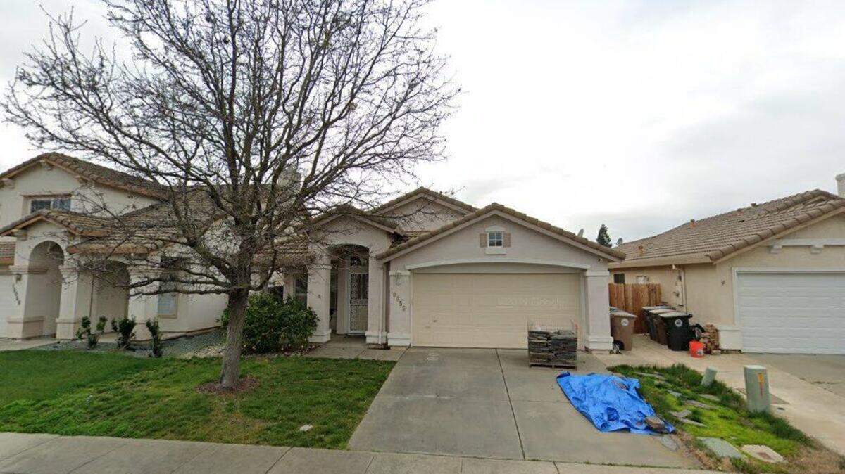 House on 10000 block of Teddington Way
