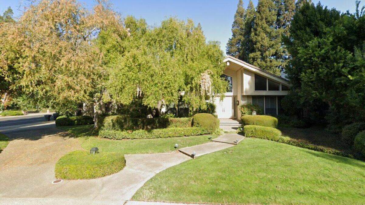 House on 5200 block of Yorkville Place