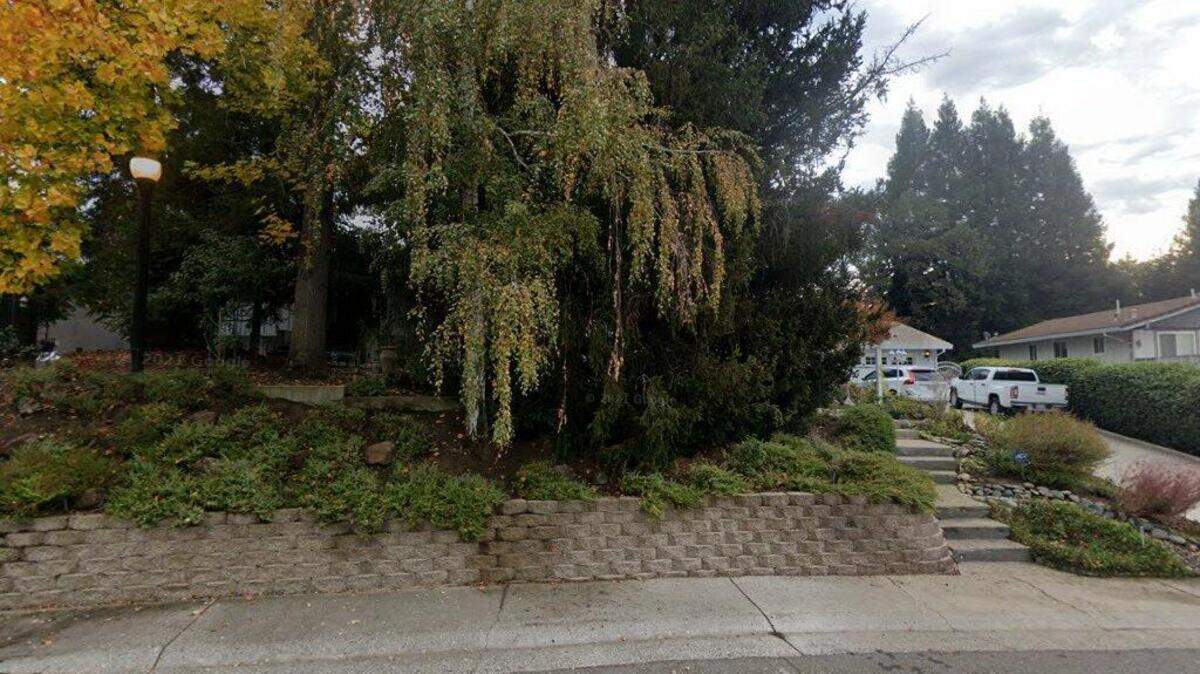 House on 5000 block of Shadowood Way