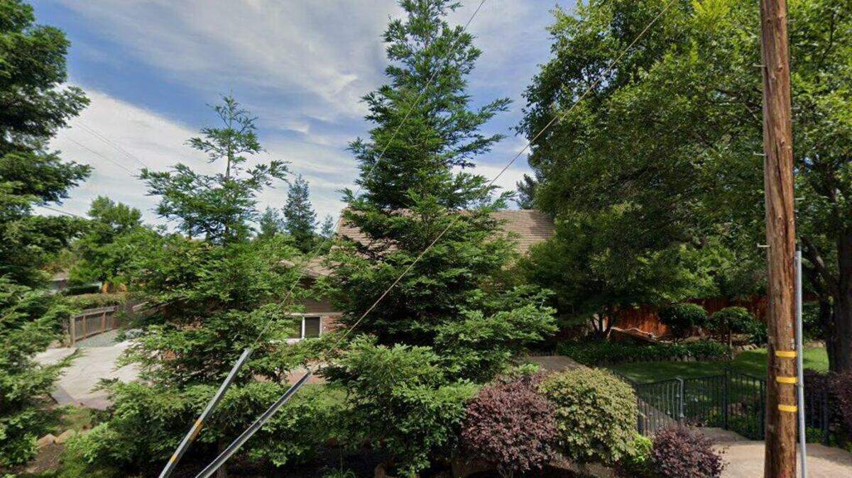 House on 7700 block of Hill Road