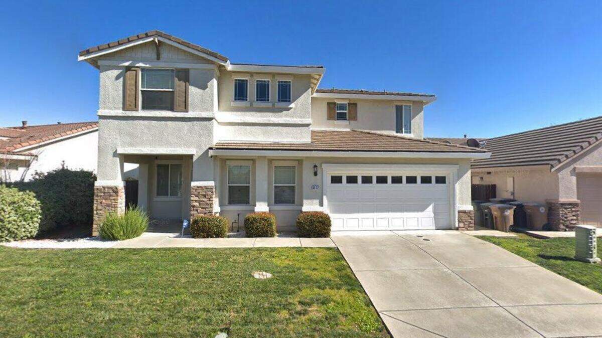 House on 5600 block of Foxview Way