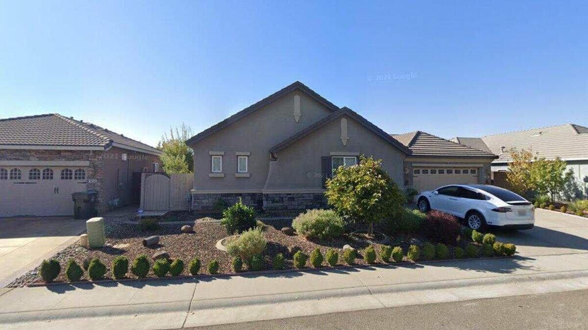 House on 3400 block of Fendant Drive