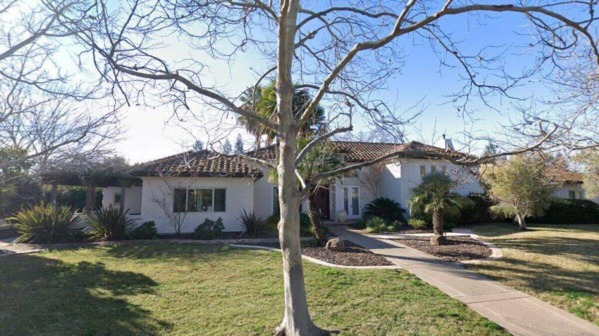 House on 1300 block of North Davis Farms Road