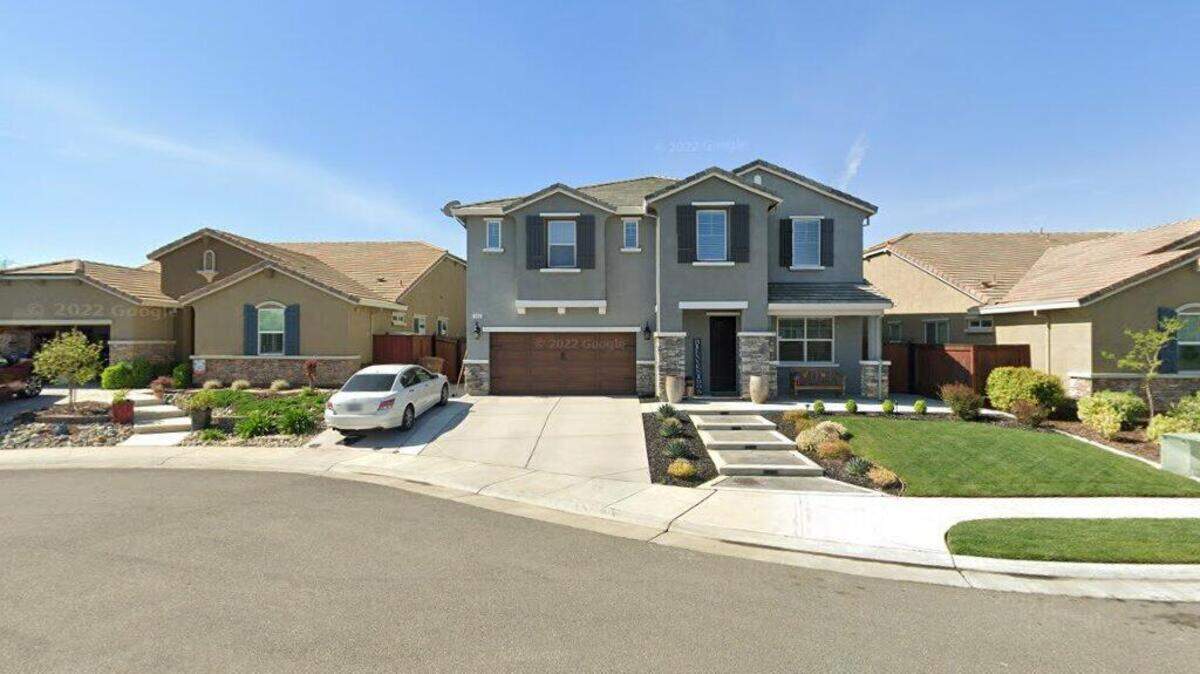 House on 300 block of Tasso Place