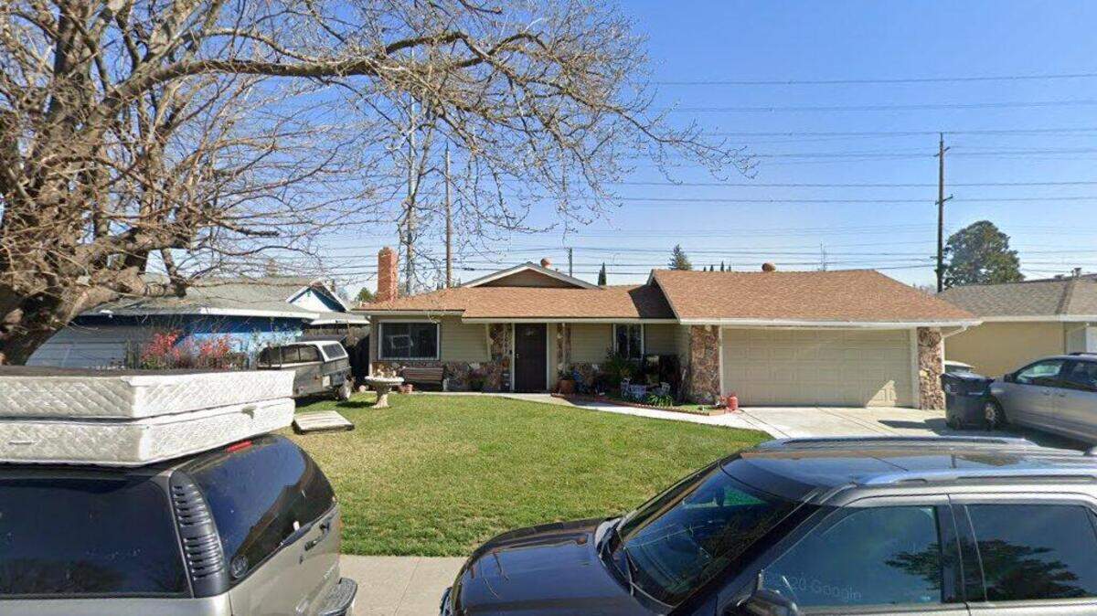 House on 7800 block of Deerhaven Way