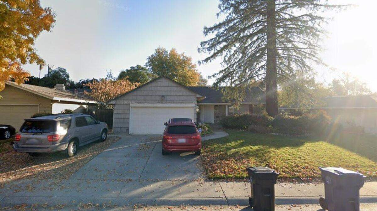 House on 6200 block of Oakcreek Way