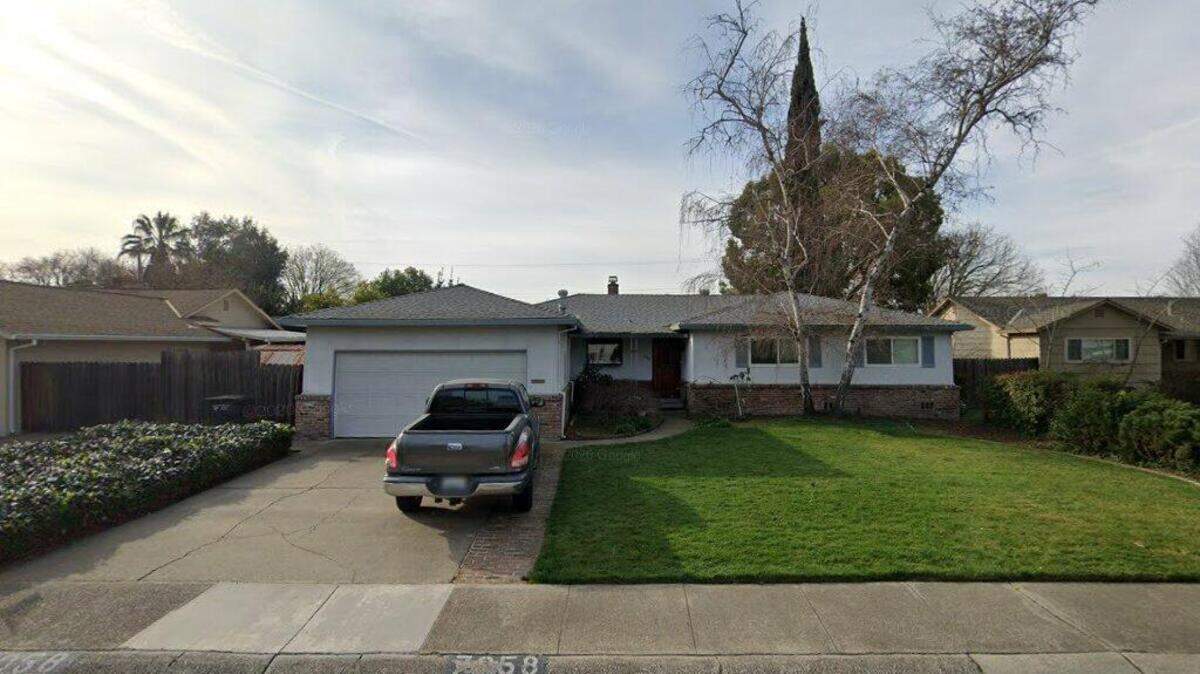 House on 7000 block of Wilshire Circle