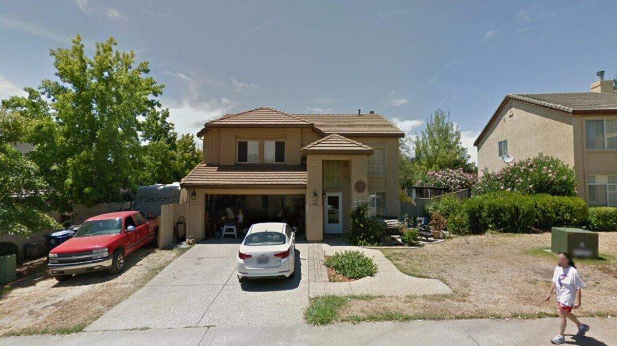House on 100 block of Bayline Circle