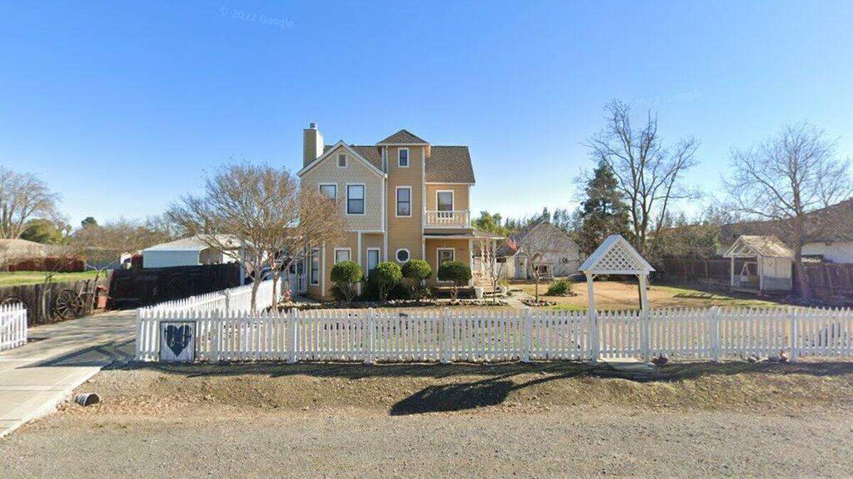 House on 2400 block of Meadowlark Circle