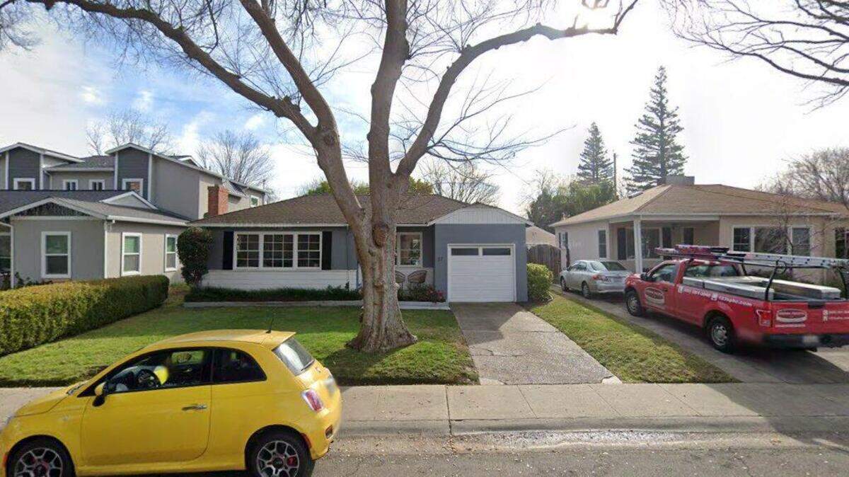 House on first block of Taylor Way