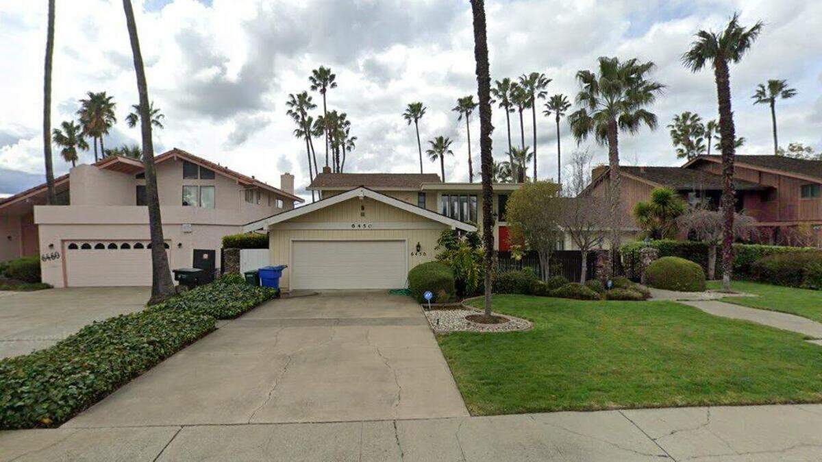 House on 6400 block of Havenside Drive