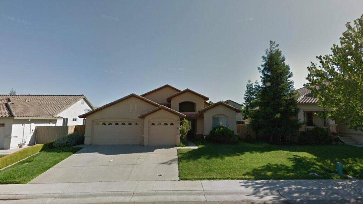 House on 900 block of Piermont Way