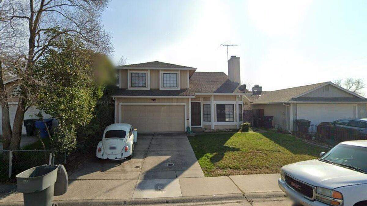 House on 3600 block of Binghamton Drive