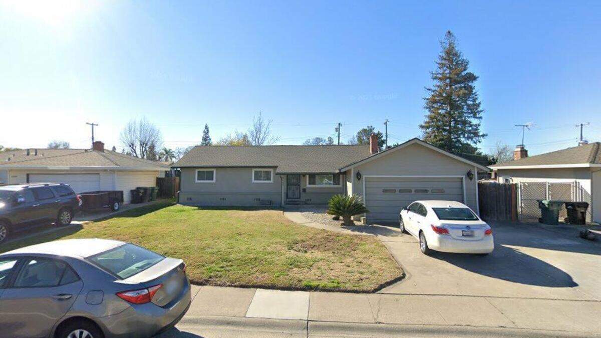 House on 4400 block of Rio Tinto Avenue