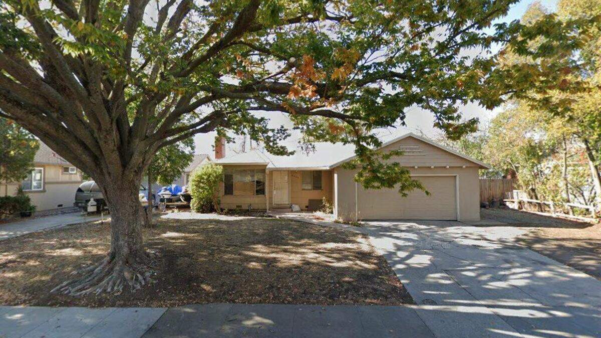 House on 6500 block of Golf View Drive