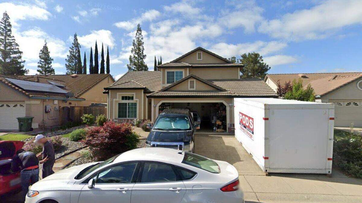 House on 8700 block of Gladiola Way
