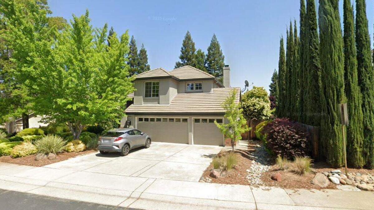 House on 100 block of Teceira Way