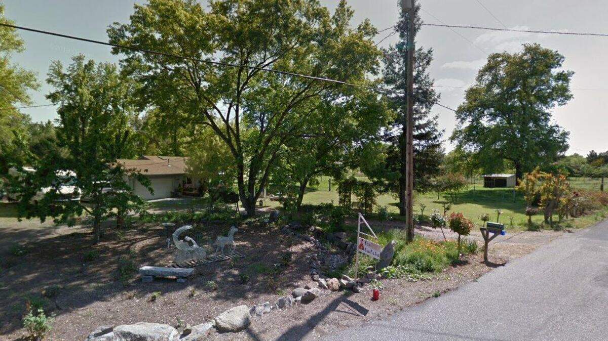 House on 12500 block of Lakeshore
