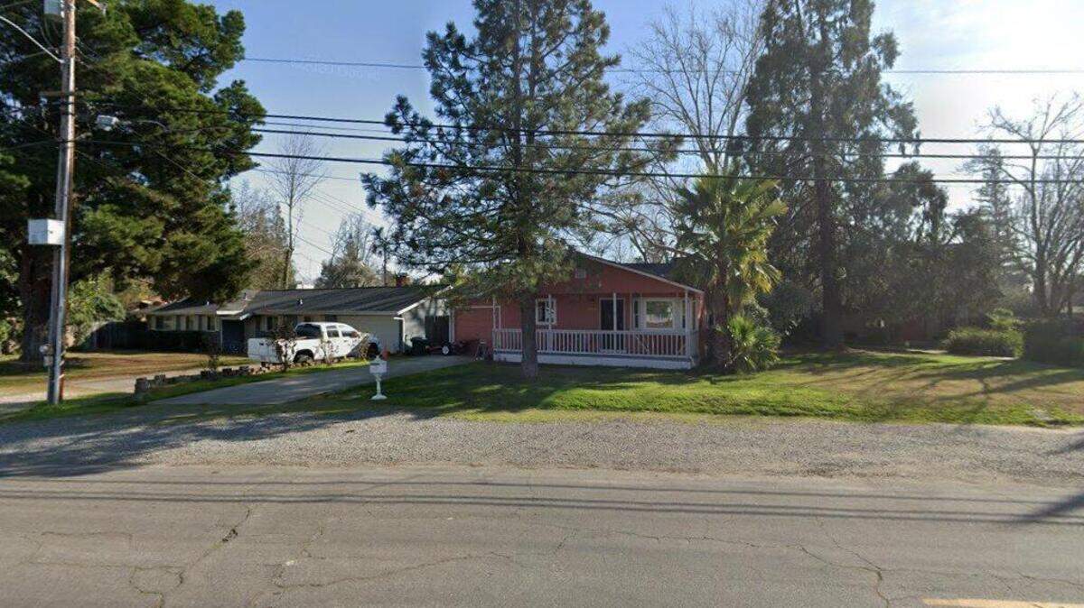 House on 3900 block of Pasadena Avenue