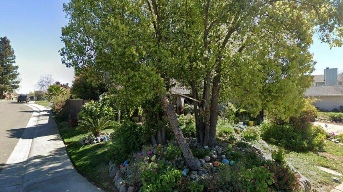 House on 7400 block of Kimblewick Way