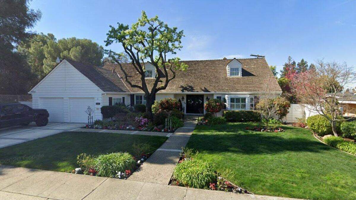 House on 6100 block of Fordham Way