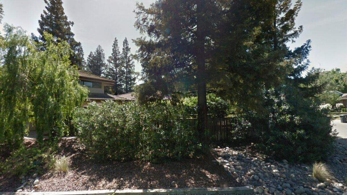 House on 1500 block of Rialto Lane