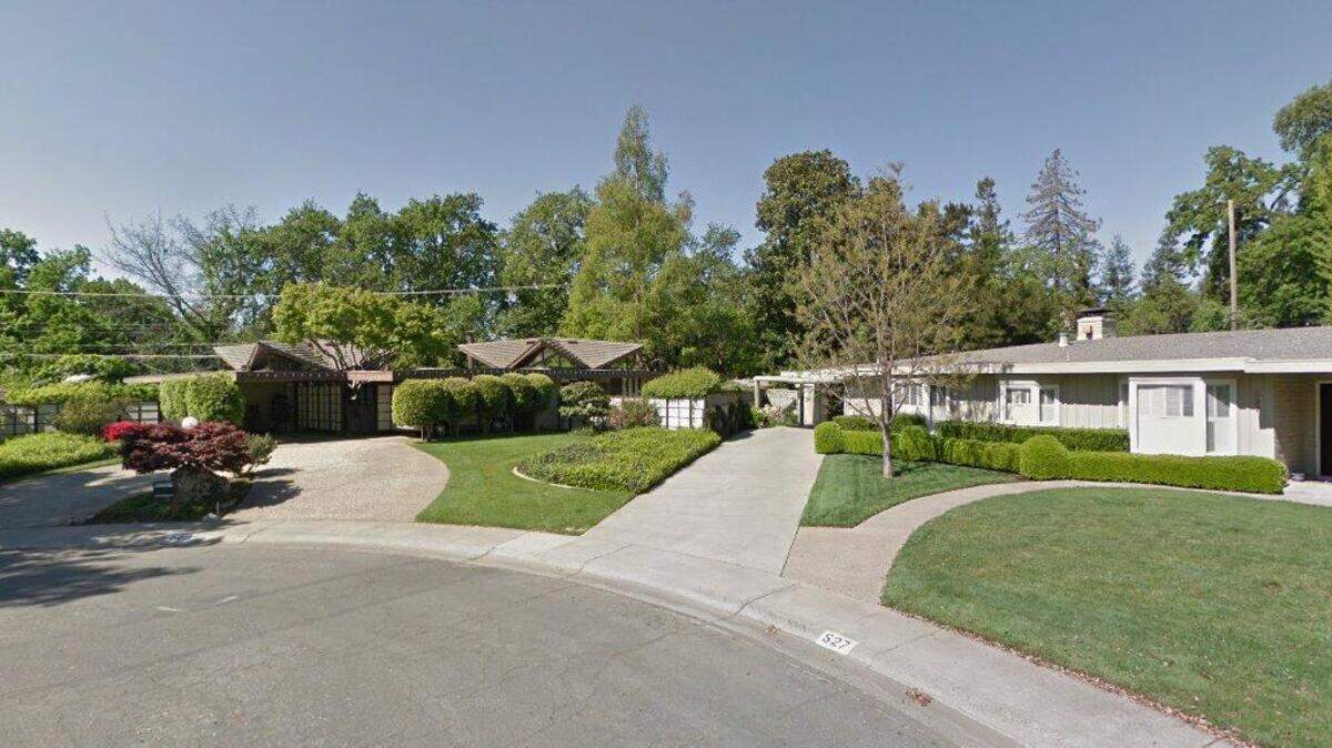 House on 500 block of Grovesnor Court